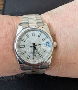 Steel Motion – Analoge Uhr mit silbernem Zifferblatt aus Edelstahl